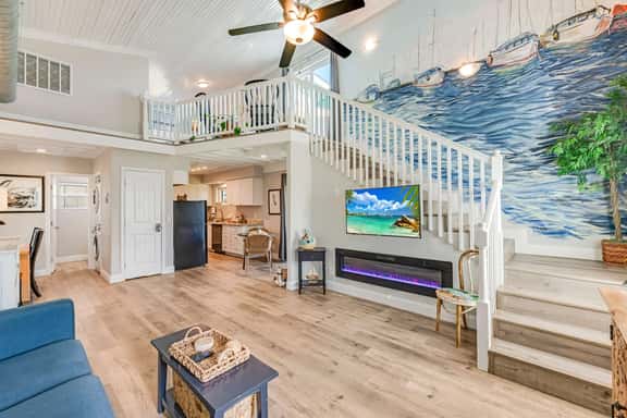 Cozy Private Retreat • Hot Tub • BBQ Grill • Yard - Image 1