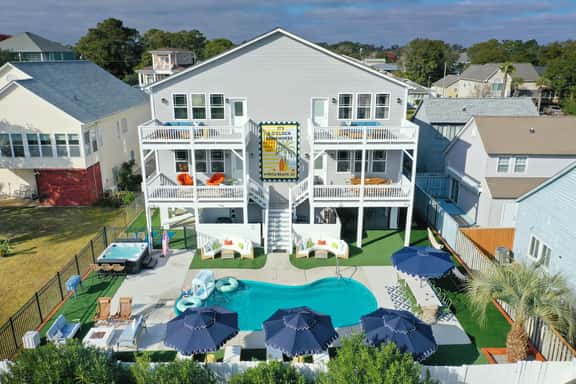 Golf Sim, Theater, Games, Walk to Beach, Sleeps 28 - Image 1
