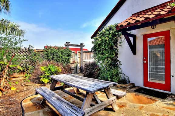 Cozy Private Cottage~Pet Friendly~Prime Location - Image 1