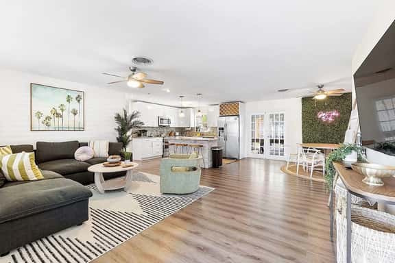 Deerfield Beach! 10 min 2 beach Hot Tub Pool Table - Image 1