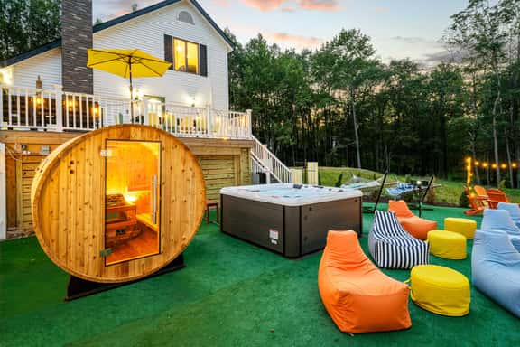 Poconos Lodge - Hot Tub•Sauna•Game Room•Fire Pit - Image 1