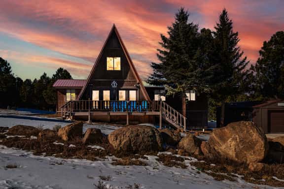 Peak View Cabin | Deck, Slopes & Dog-Friendly - Image 1