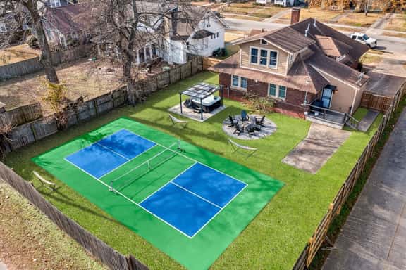 Pickleball Court Ev Power Cord Hot Tub Pool Table - Image 1
