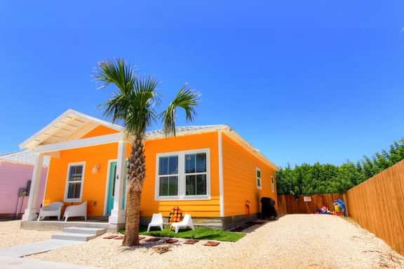 Beach Please- Family Friendly | Community Pool - Image 1