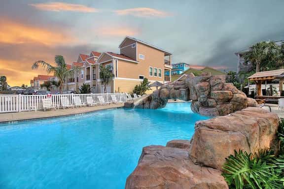 Piggy's Perch- 2 Balconies | Direct Pool Access - Image 1