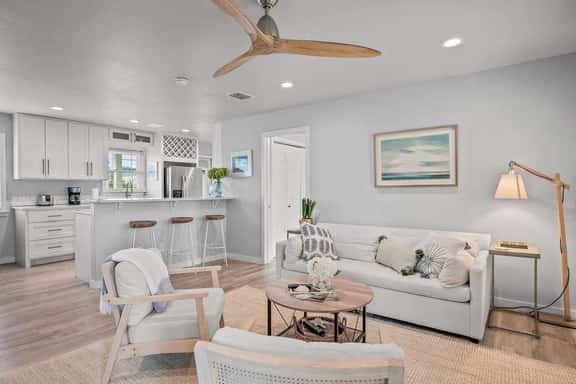 The Sandpiper, Private Deck, Bay Boat Parking - Image 1