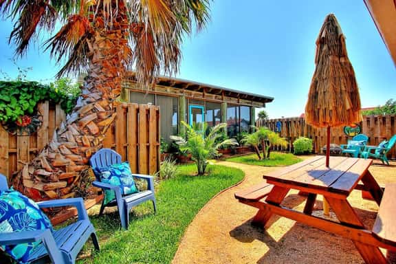 Private Cabana | 5 Min to Beach | Picnic Table - Image 1