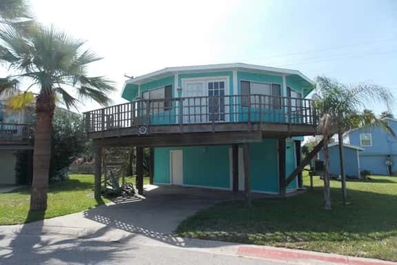 Beach Shak- Pool View | Private Apartment - Image 1