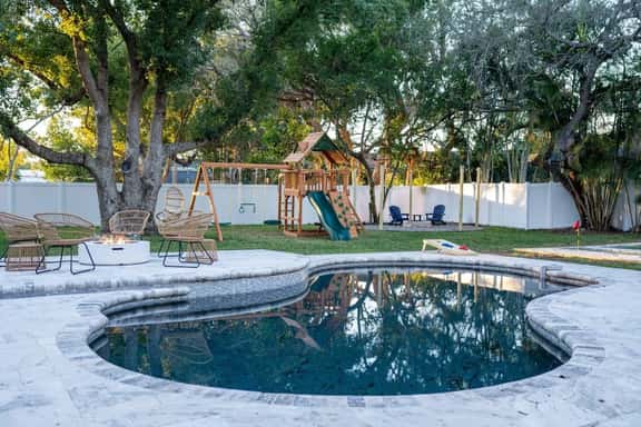1 Mile to Honeymoon Island ~Pool ~Putt Putt - Image 1