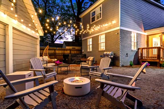5BR | Hot tub & Pool table | Mins to Beale - Image 1