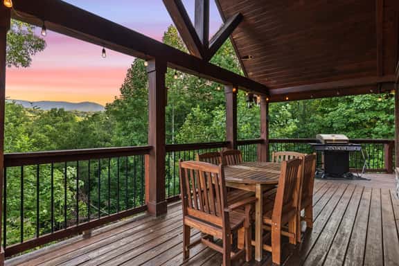 Mountain Views~ Hot Tub&Pool Table~ FirePit~ Games - Image 1