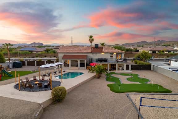 Epic AZ Stay: Pickleball, Putt Putt, Heated Pool - Image 1