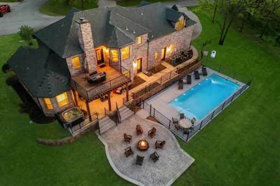 The Cove: Heated Pool, Hot Tub, Lake Access - Image 1