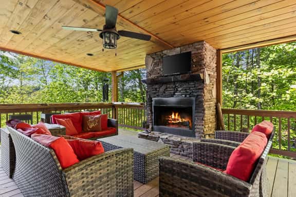 Stunning Views~Hot Tub~Games~Fireplace~DogFriendly - Image 1