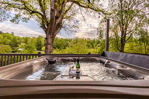 Cozy Family Getaway w/ Games, Hot Tub & Fire Pit - Image 1