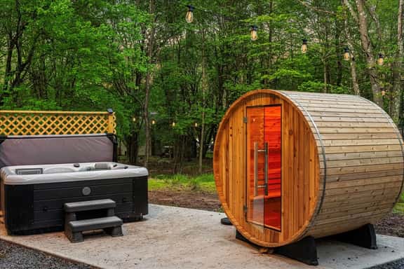 5 Br Sleeps 14! Hot Tub-Sauna-Movie Theatre-Arcade - Image 1
