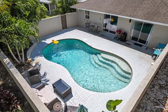 Sleeps 6 • Private Pool • Fire Pit • Game House - Image 1
