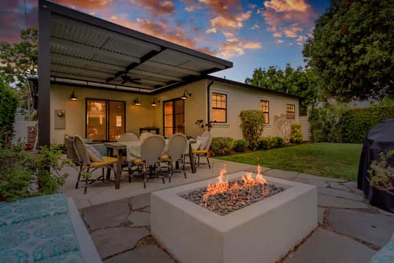 Spacious 4BR | Games | Workspace | Outdoor Fun - Image 1