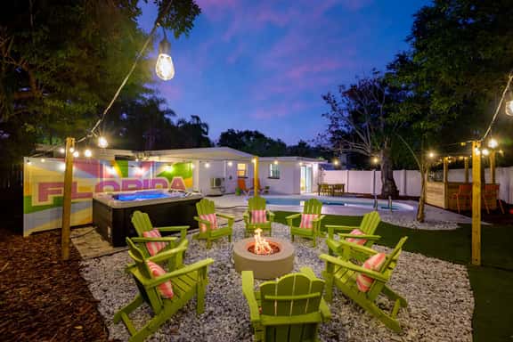 Backyard Oasis • Heated Pool • Tiki Bar • Hot Tub - Image 1