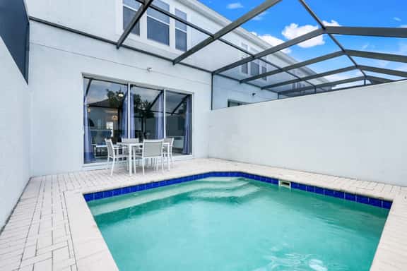 Disney Min Away - Pool, Patio & Playground - Image 1