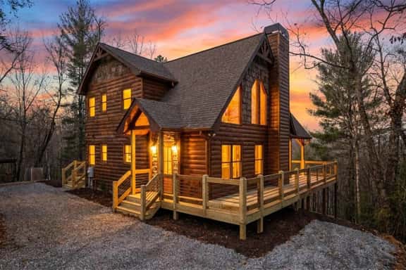 Stunning Views! Sleeps 10 - Hot Tub - 2 Fireplaces - Image 1