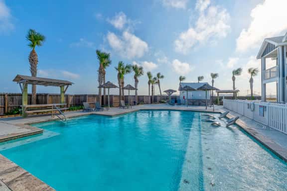 Walk to Beach~Private Hot Tub~Pool~Dog Friendly - Image 1