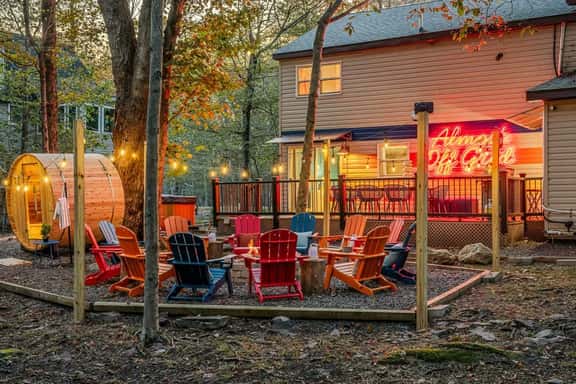 Sleeps 13 • Private Sauna • Hot Tub • Game Room - Image 1