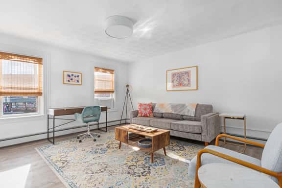 Warren 1BR Retreat + Spa | Walk to Dining & Water - Image 1