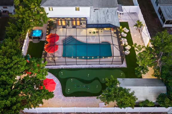 Epic Backyard - Pool - Hot Tub - Outdoor Theatre - Image 1