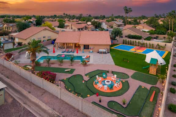 The Ultimate Stay & Play Retreat • 4BR • Sleeps 13 - Image 1