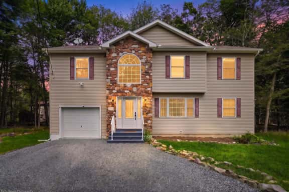 Grace Estates • Hot Tub • Game Rooms • Lake Access - Image 1
