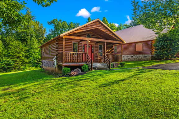 Mins to DT Gatlinburg | Hot Tub | Community Pool - Image 1