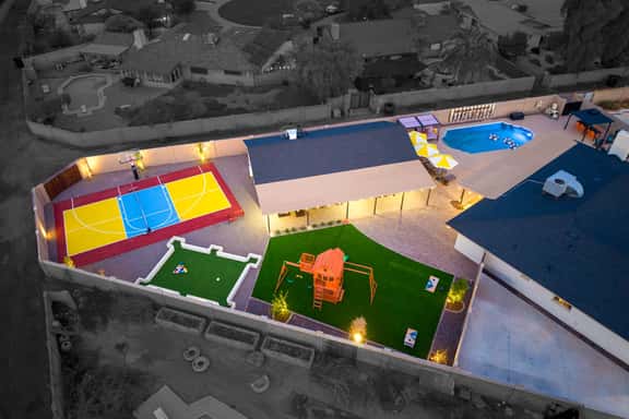 Heatwave Hideaway | Pool • Pickleball • Games - Image 1