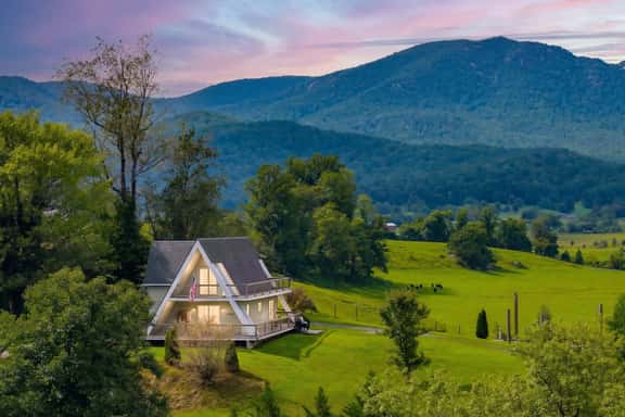 Sojourners Rest: Old Rag Views, Hot Tub, Fire Pit - Image 1