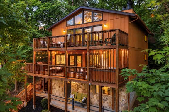 Smoky Mtn Escape | Hot Tub • Fire Pit • Game Room - Image 1