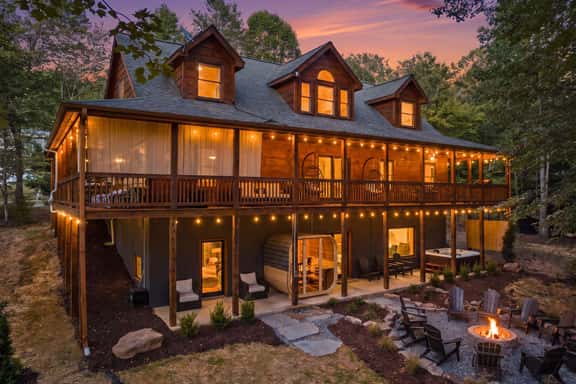 6BR | Sauna, Hot Tub & Games | 8 Min Downtown - Image 1