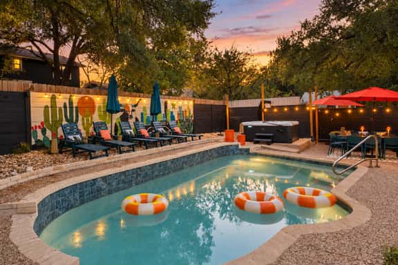 Austin Retreat - Pool, Hot Tub & Game Room - Image 1