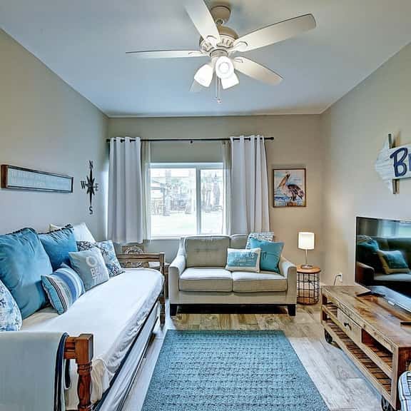Isle Getaway~Boardwalk to Beach~Community Pool - Image 1