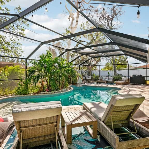 4 Br Bradenton Home~Private Pool, Outdoor Bar, W/D - Image 1