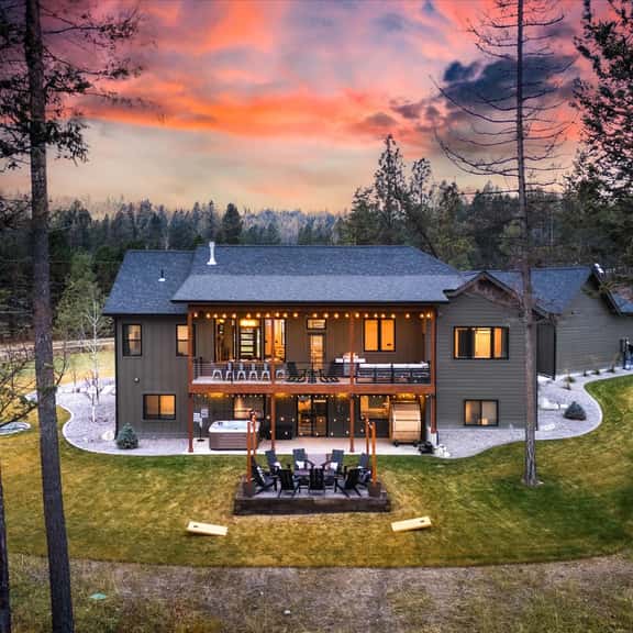 EVERGREEN: FALL RETREAT WITH SAUNA AND HOT TUB - Image 1