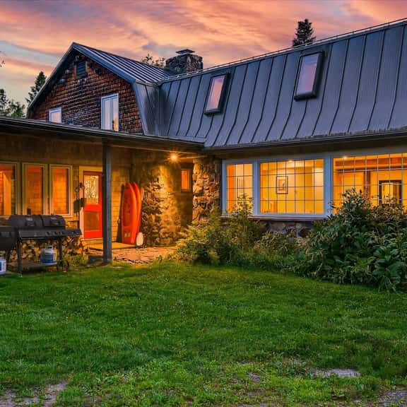 4 Br Sleeps 8 - Kayaks - Fire Pit - Dog Friendly - Image 1