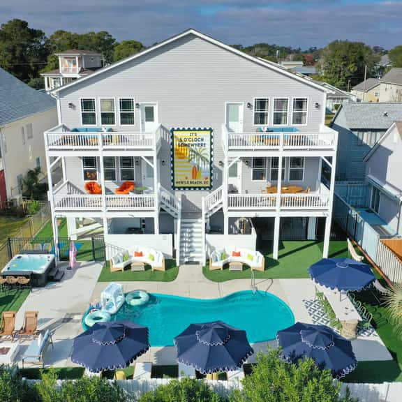 Golf Sim, Theater, Games, Walk to Beach, Sleeps 28 - Image 1
