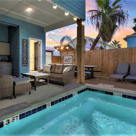 One Click Away~Private Pool~EV Charger~Beach Toys - Image 1