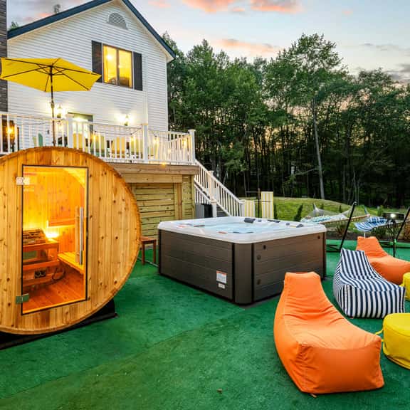 Poconos Lodge - Hot Tub•Sauna•Game Room•Fire Pit - Image 1