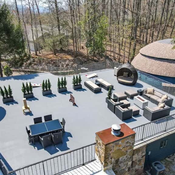 Mountain View - Rooftop Patio - Theater - Games - Image 1