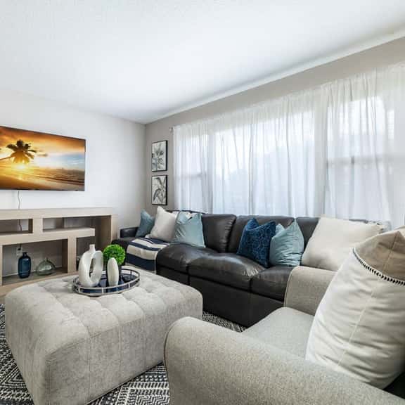 Monthly Rental~ Comfy Beds~ Great for Remote Work! - Image 1