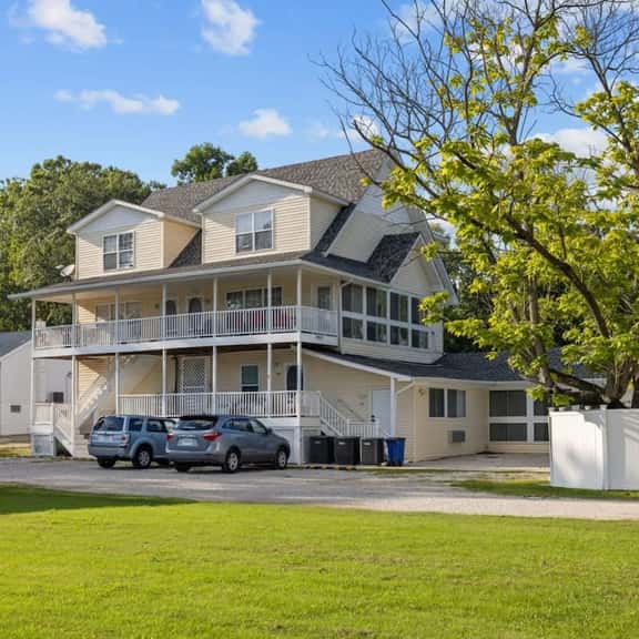 Downtown Kimmswick Studio~Renovated~Prime Location - Image 1