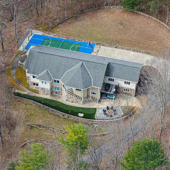 7k SqFt Estate - Epic Amenities & Fun - Sleeps 20 - Image 1