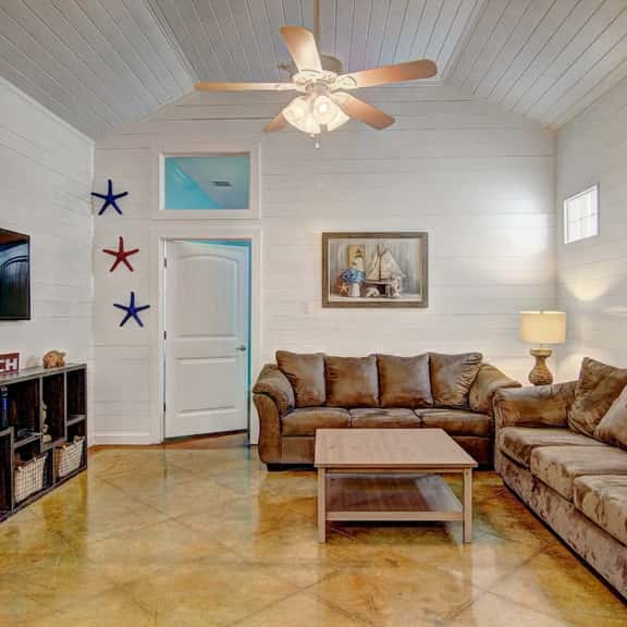 Gone Coastal~Private Breezeway~Family Friendly - Image 1