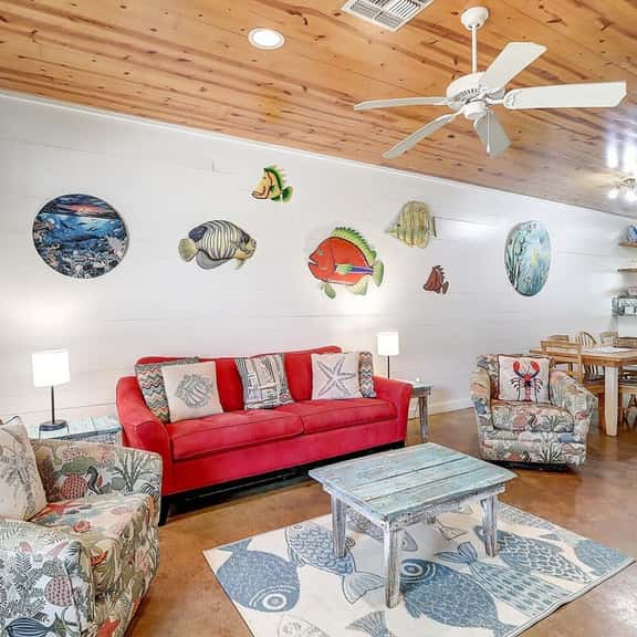Reel Paradise~Community Pool~Sleeps 10! - Image 1